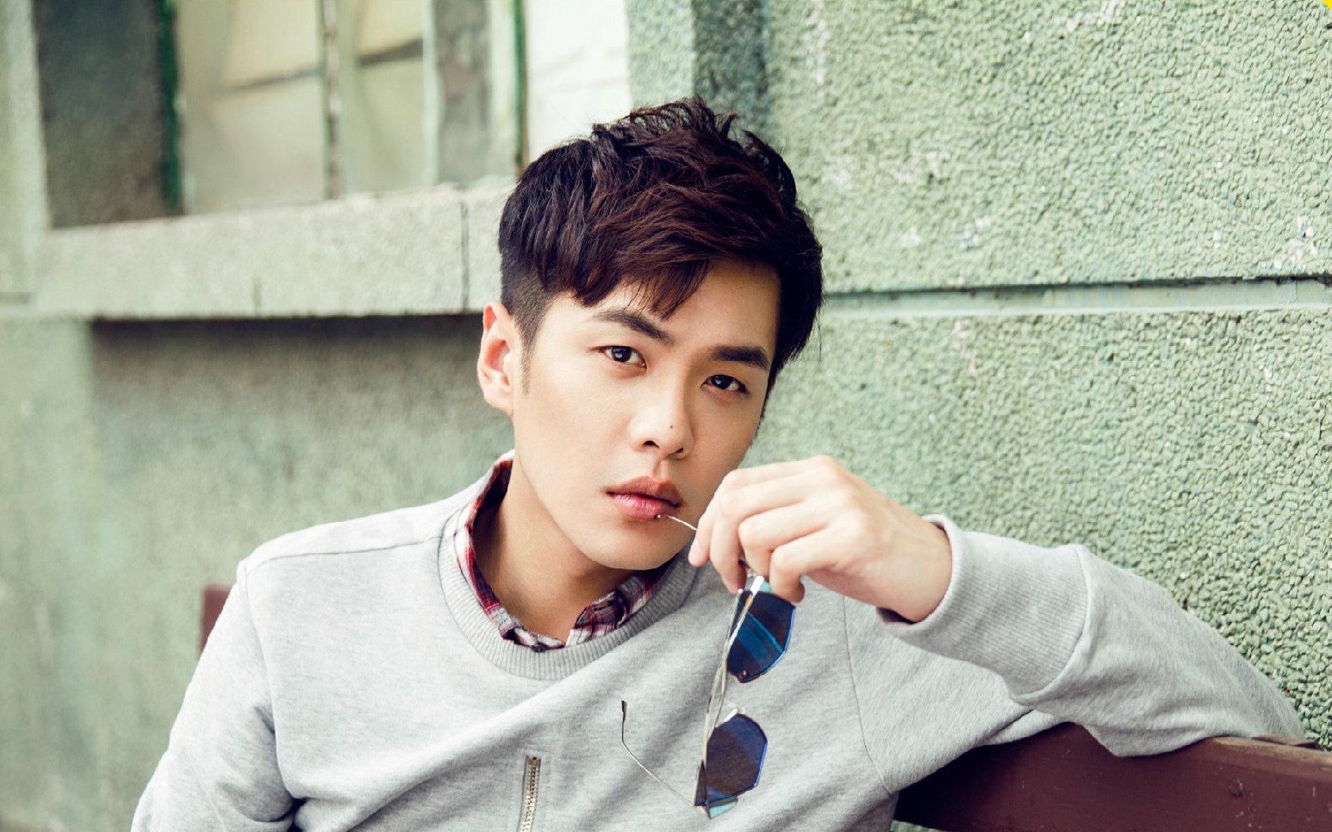 九游娱乐-卡利亚里俱乐部士气高涨，切尔西队势如破竹，卡利亚里阵容最新