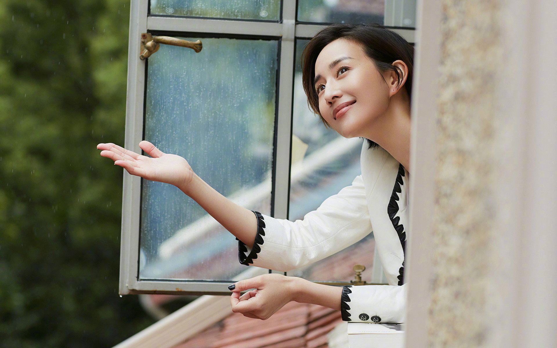 格林斯比进攻高效,鱼港军团盼稳定发挥,格林湾号船坞运输舰