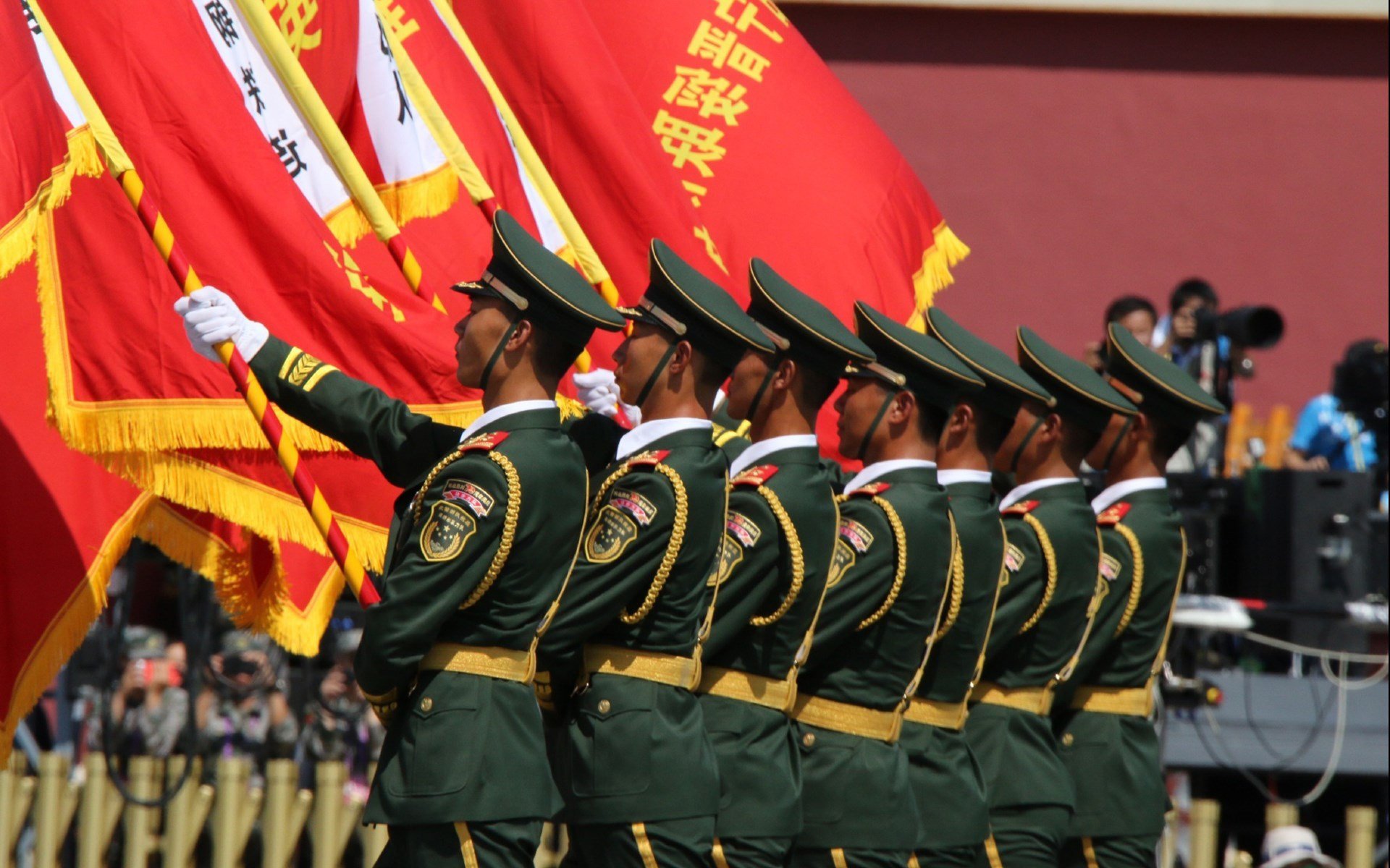 凯尔特人场边指挥录像走红社交媒体，集锦凯尔特人