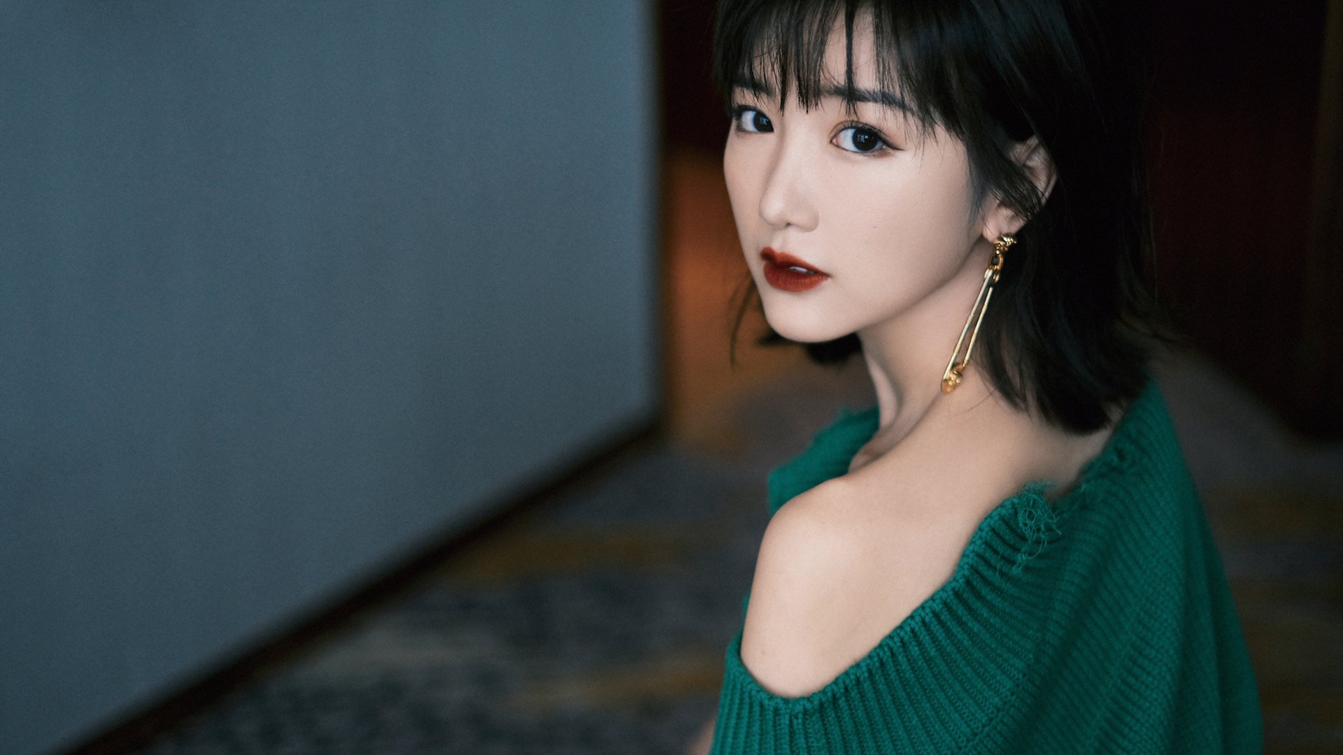 张雨霏参加公益游泳项目呼吁水安全，张雨霏游泳队领军人物